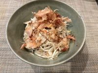 新玉ねぎと豚バラの梅肉和え